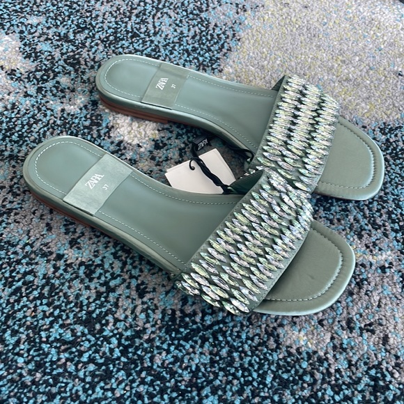 NEW WITH TAGS NEVER WORN ZARA SAGE GREEN & SILVER CRYSTAL JEWEL SANDAL SIZE 37 - Picture 3 of 5